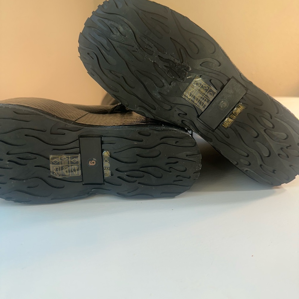 Unique Platform Boots With Reptile Texture - Size… - image 1